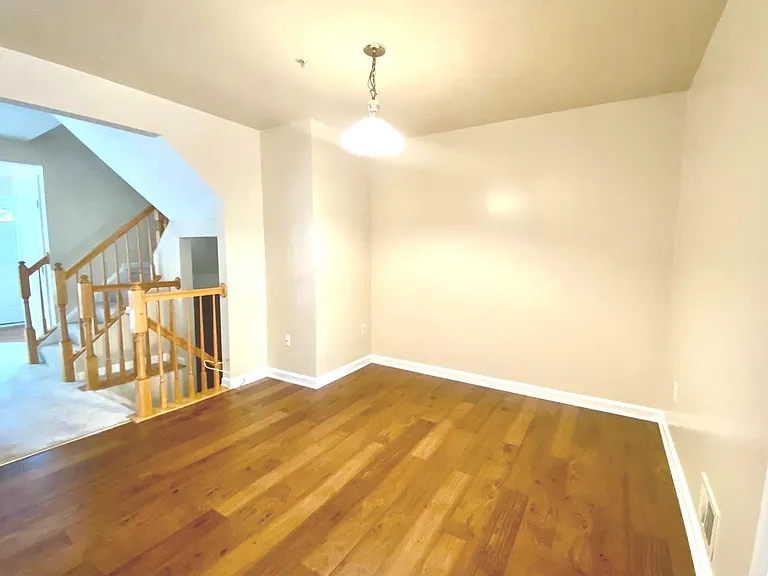 13765 Palmetto Cir — Photo 10