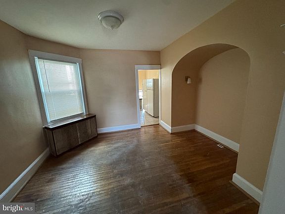 3rd image of 30 Bellevue Ter