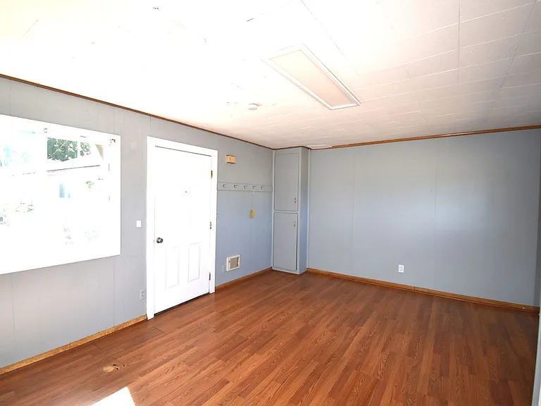 Cottage Apartments — Photo 2