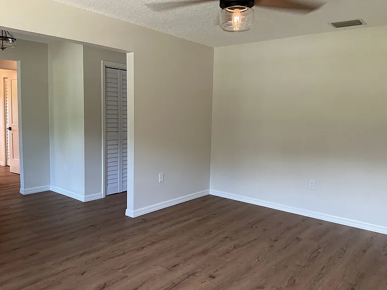 512 Poppell Dr — Photo 4
