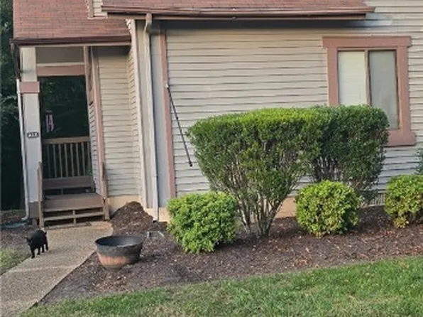 220 Misty Point Ln, Newport News, VA 23603