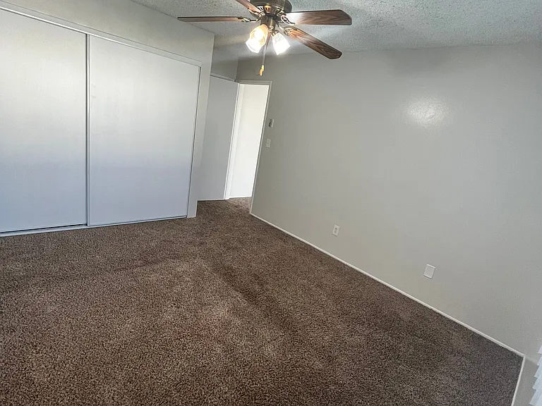 VILLA SANTA FE APARTMENTS — Photo 32