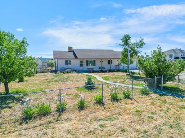 695 Aesop Dr, Spring Creek, NV 89815