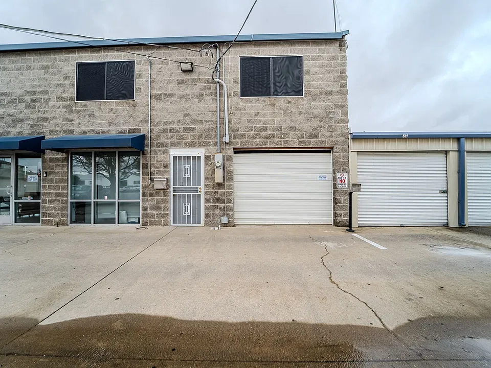 875 Forbes Ave
