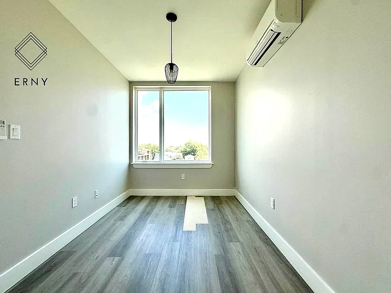 1565 New York Ave #5E — Photo 9