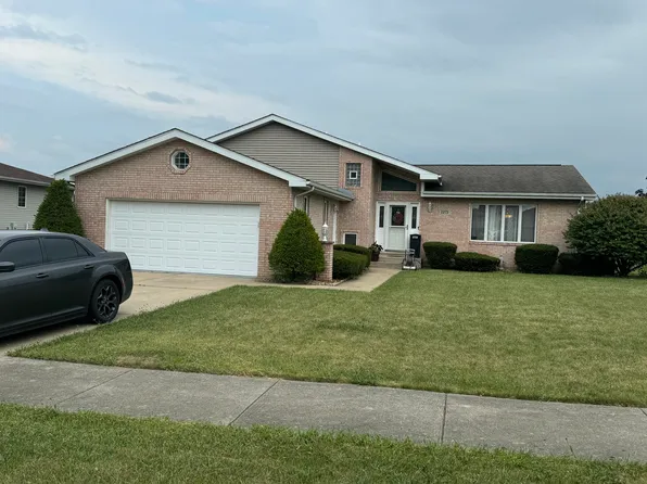 1275 W 97th Ln, Crown Point, IN 46307