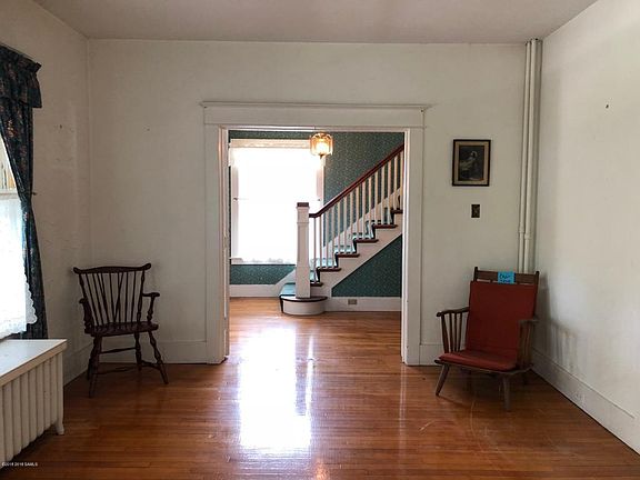 5th image of 17 Gage Ave
