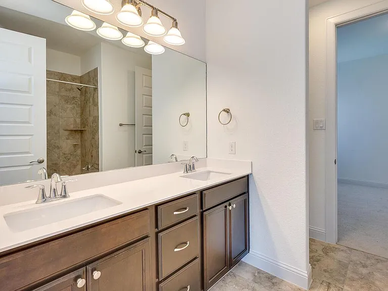 220 Oxbow Cv — Photo 28
