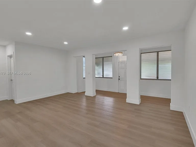 5111 SW 73rd Ter — Photo 7