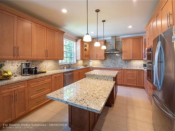 3rd image of 1612 Blue Jay Cir
