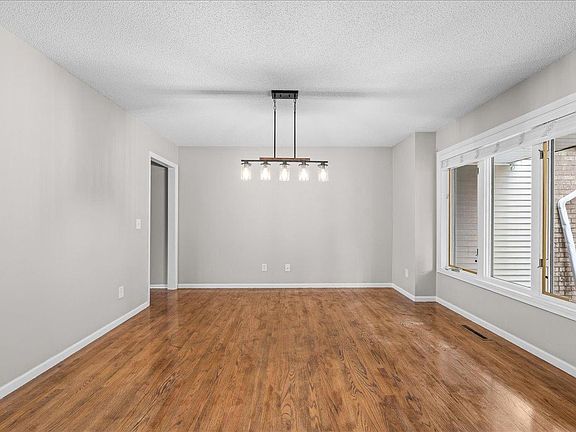 4th image of 139 Ridge Way