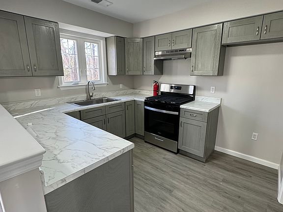 4th image of 226 Paddington Ct