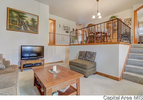 3rd image of 3887 Circle Dr