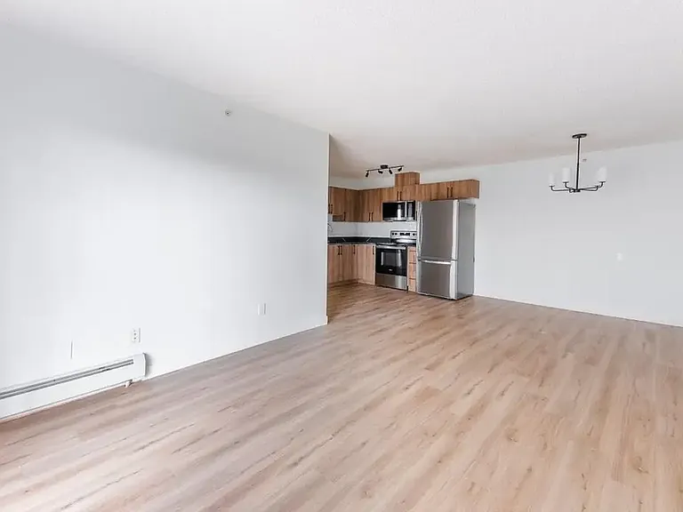 609 King St — Photo 11