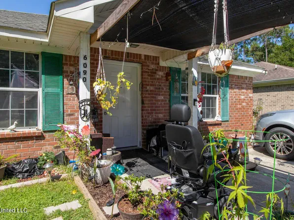 6090 Copiah St, Bay Saint Louis, MS 39520
