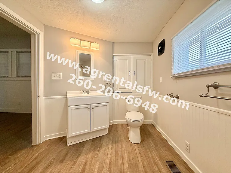 615 S Jefferson St — Photo 6