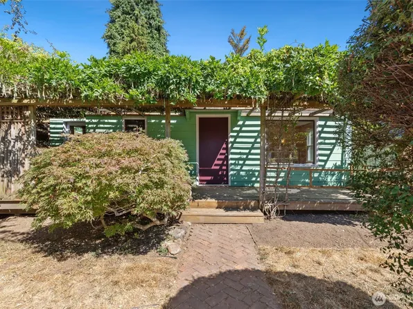 346 N 102nd Street, Seattle, WA 98133