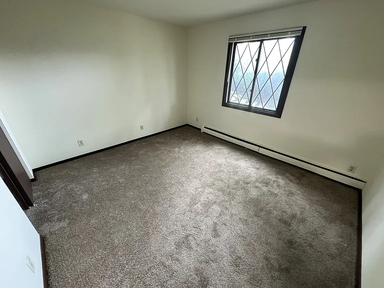 2355 Chalet Gardens Rd #2 — Photo 10