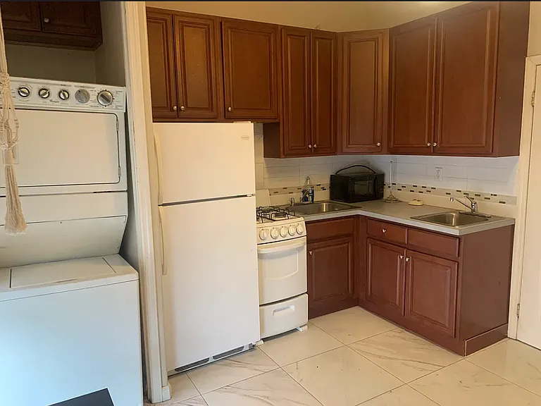 293 Franklin Ave #1F — Photo 2