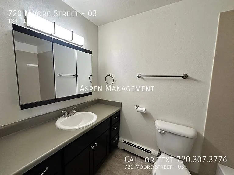 720 Moore St #3 — Photo 6