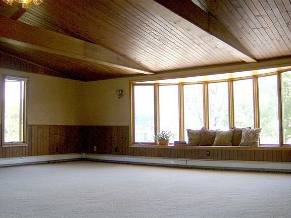 5th image of 2115 Hoeschler Dr