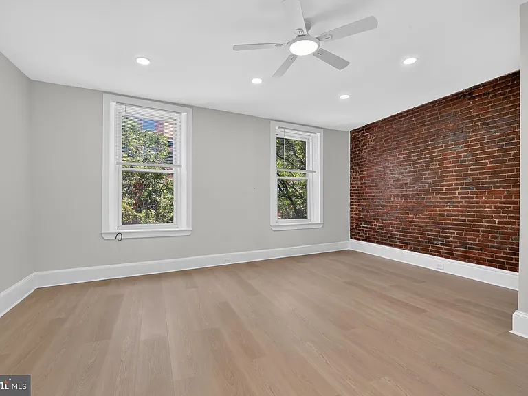 630 N 2nd St #2 — Photo 5