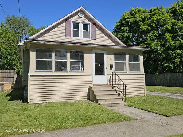 2134 N Charles St, Saginaw, MI 48602