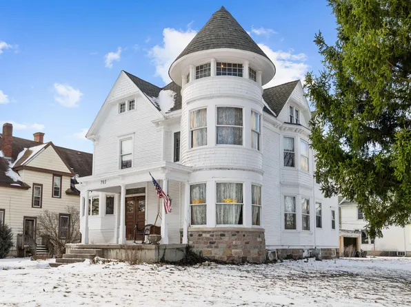 703 S Main St, Auburn, IN 46706