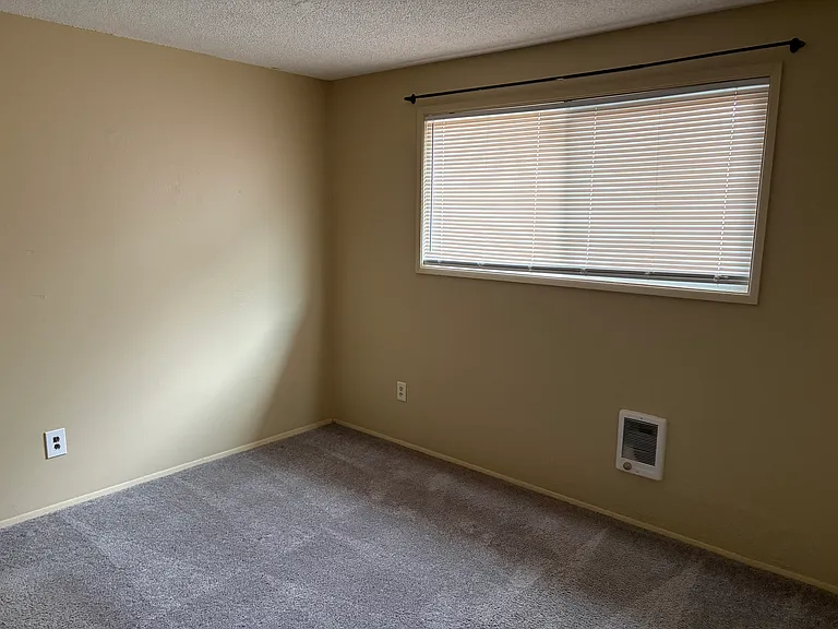 1325 NE Sumner St — Photo 4