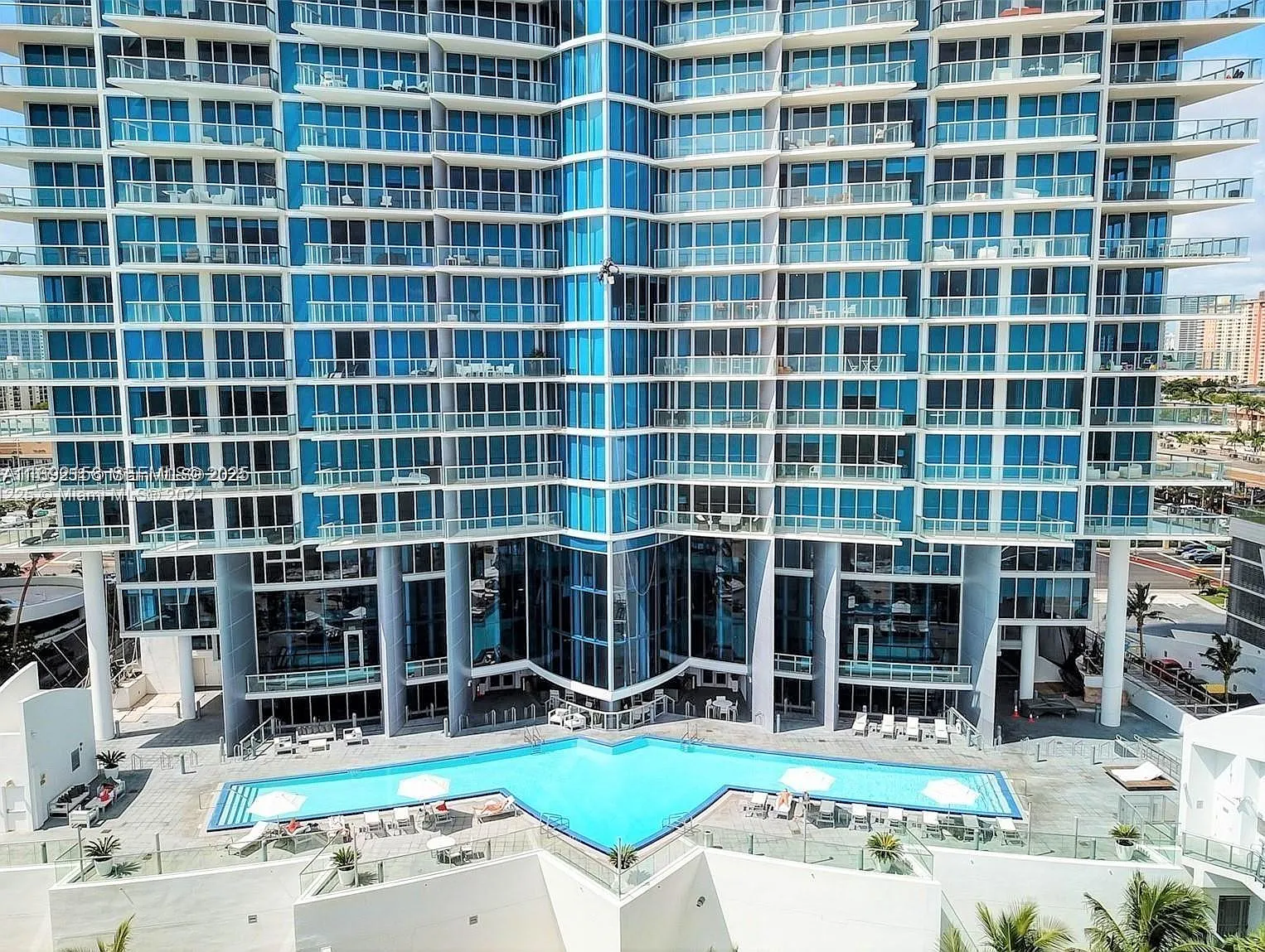 Jade Beach Condo — Photo 3