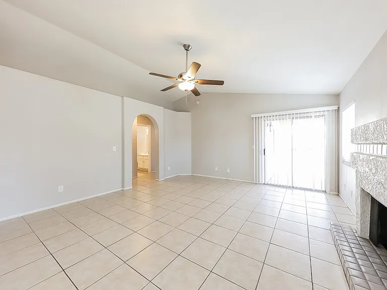 7056 W Eva St — Photo 3