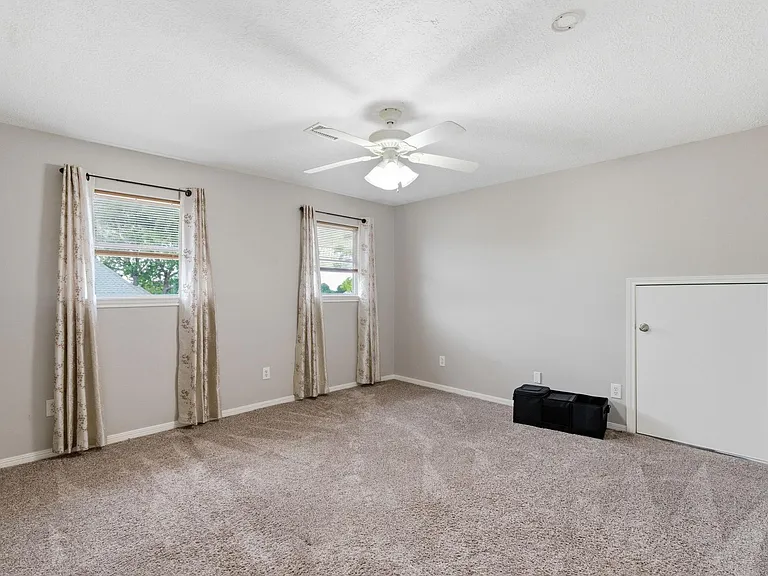 108 Somerton Dr — Photo 24