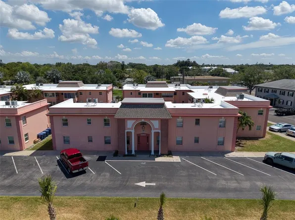 7001 Place De La Paix APT 2A, South Pasadena, FL 33707