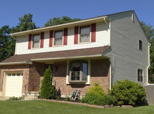 16 Orchid Ct, Deptford, NJ 08096