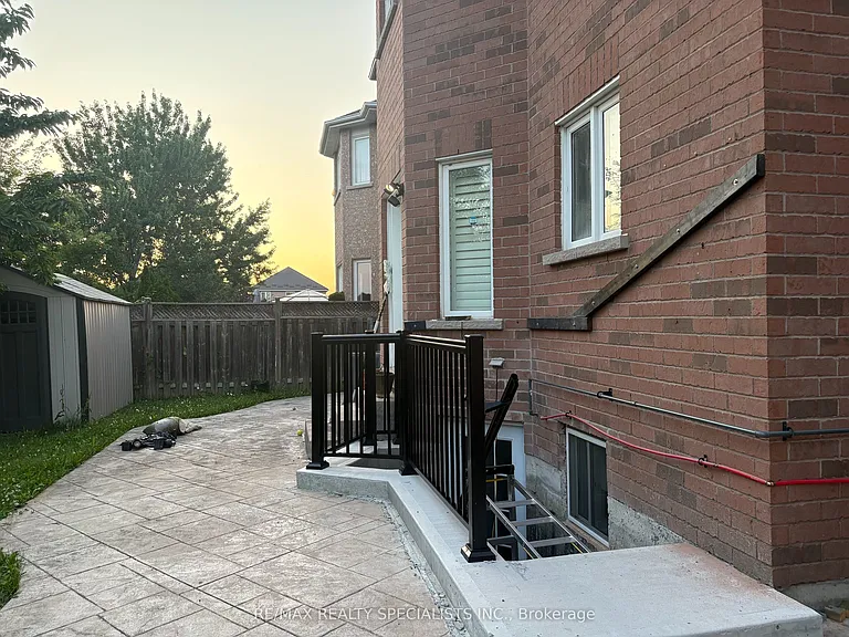 6772 Longview Pl #BASEMENT — Photo 2