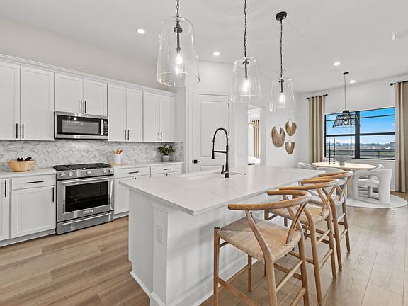 Gourmet kitchen in new homes for sale in Lakewood Ranch