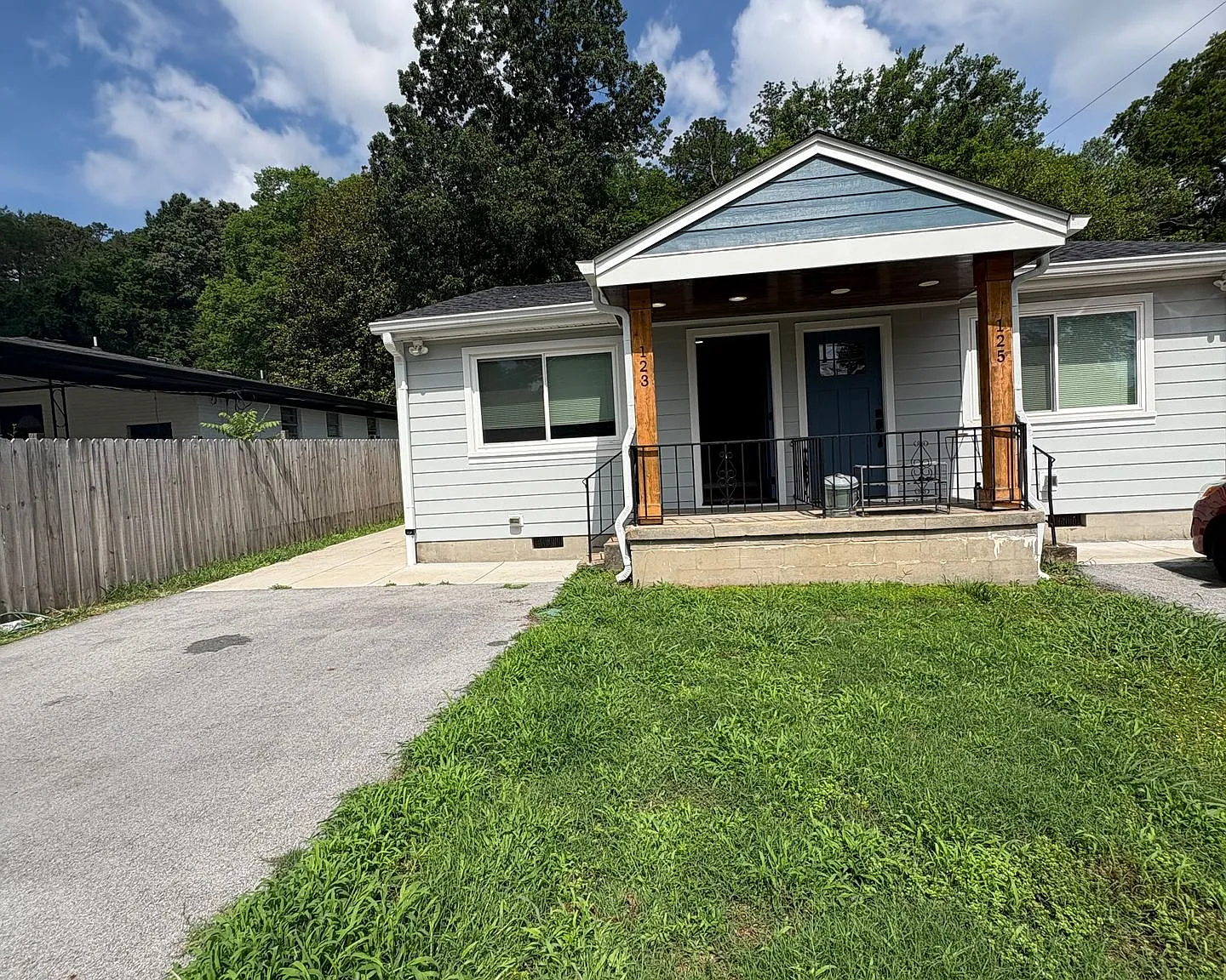 123/125 Sequoia Drive — Photo 2