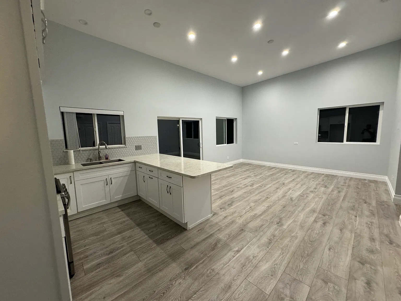 1 bed, 1.5 bath, 680 sqft, $2,700 — Photo 3