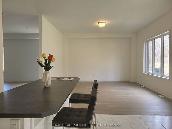 5th image of 95 Macklin St