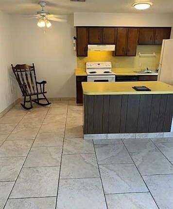 3rd image of 1908 Hickory Ave APT B