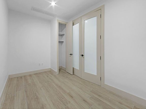 2nd image of 110 Meserole St APT 2
