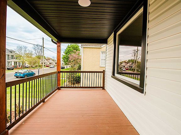 5th image of 565 Lee Ave