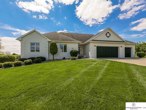 2nd image of 16409 Crestfield Dr