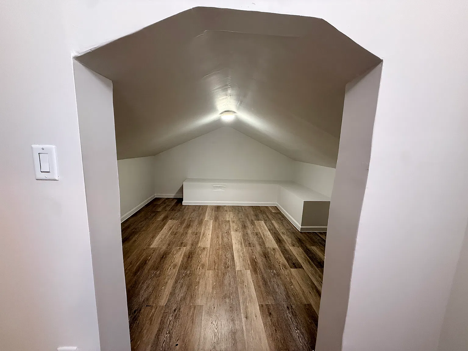 647 Fairfield Ave — Photo 2