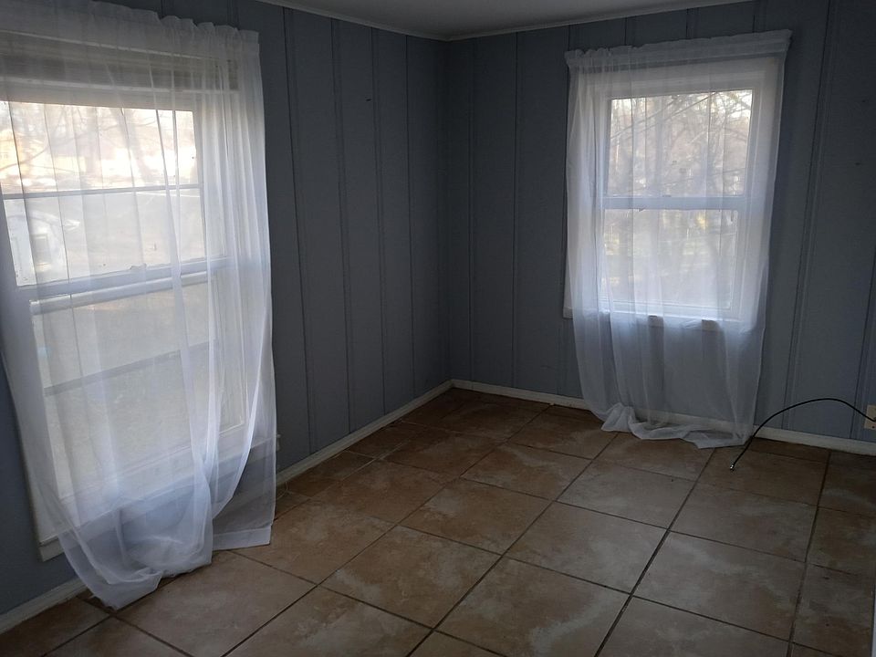 2nd image of 245 N 31st St