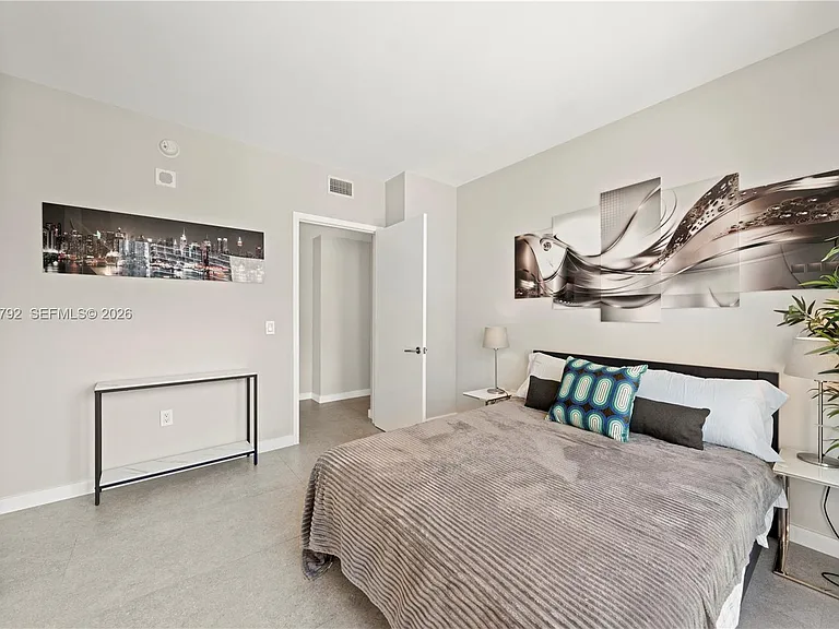 460 NE 28th St #2001 — Photo 36