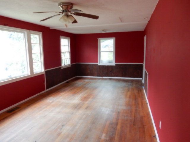 2nd image of 658 Lorraine Dr