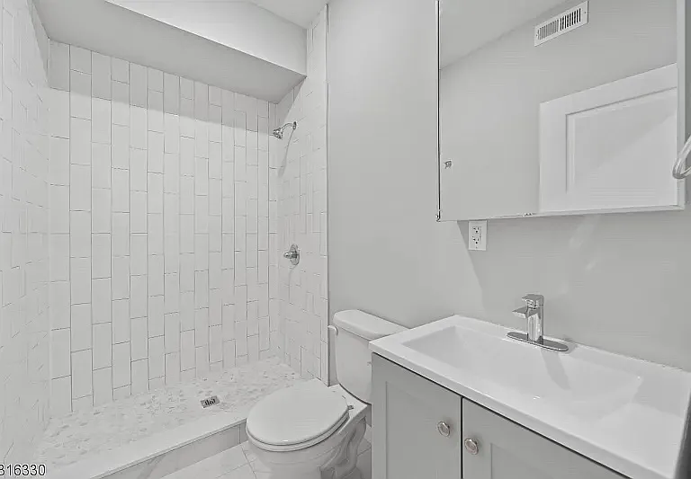 31 Stout St #1 — Photo 4