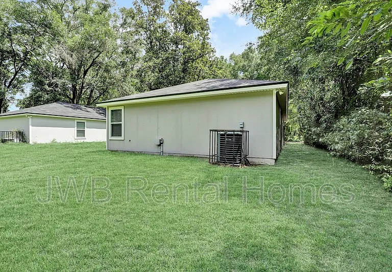 5658 Doeboy St — Photo 13