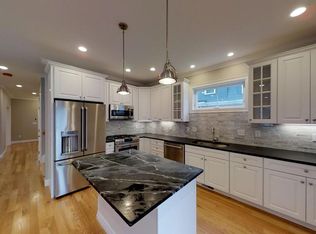 604 Weld St, West Roxbury, MA 02132